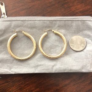 Textured tube hoop earrings